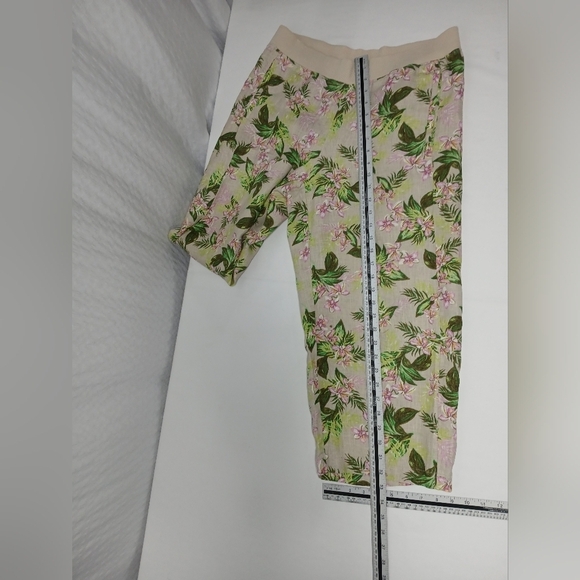 J.Jill 100% Tropical  Linen Floral Capris. Size M Petite - Picture 6 of 10